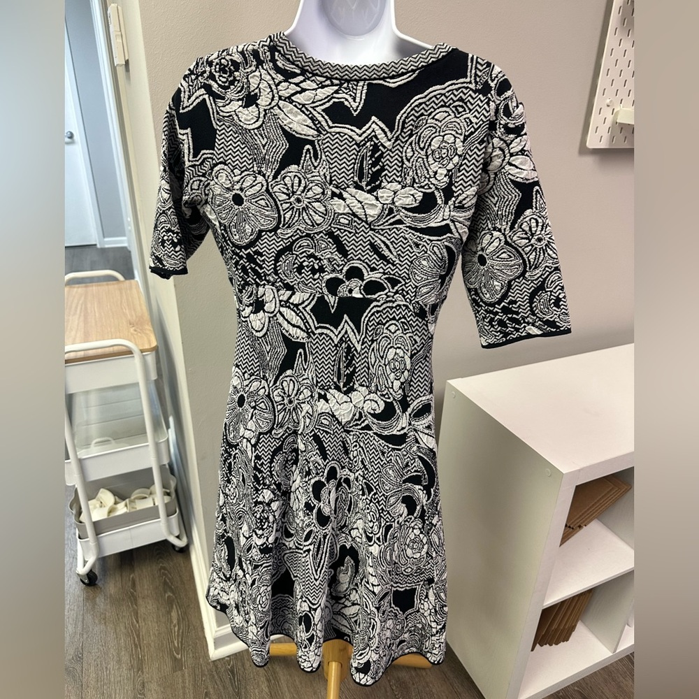 M Missoni Floral Zigzag Intarsia Dress Fit Flare Scoop Neck Black Cream SZ 46/XL - Picture 6 of 8